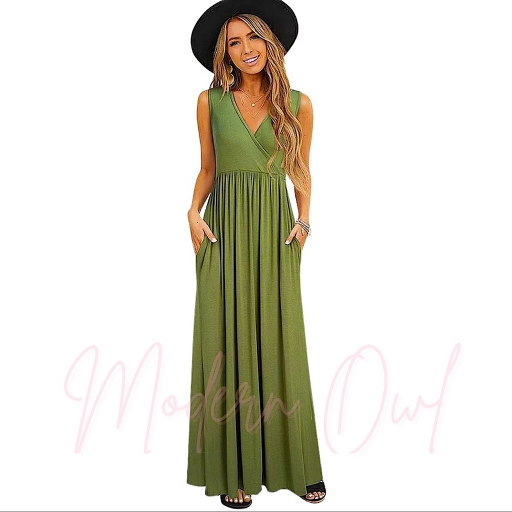 Sleeveless V-Neck Maxi Dress With Pockets